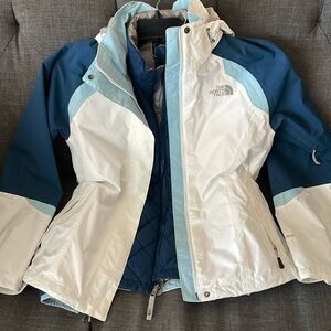 The North Face Women’s winter ski jacket with quilted inner shell, size small